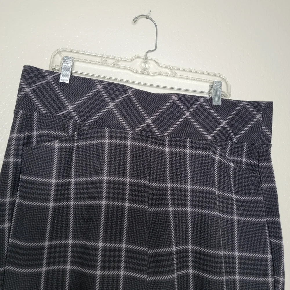 Torrid Plaid Wide Leg Pants in Black and gray - Picture 2 of 8